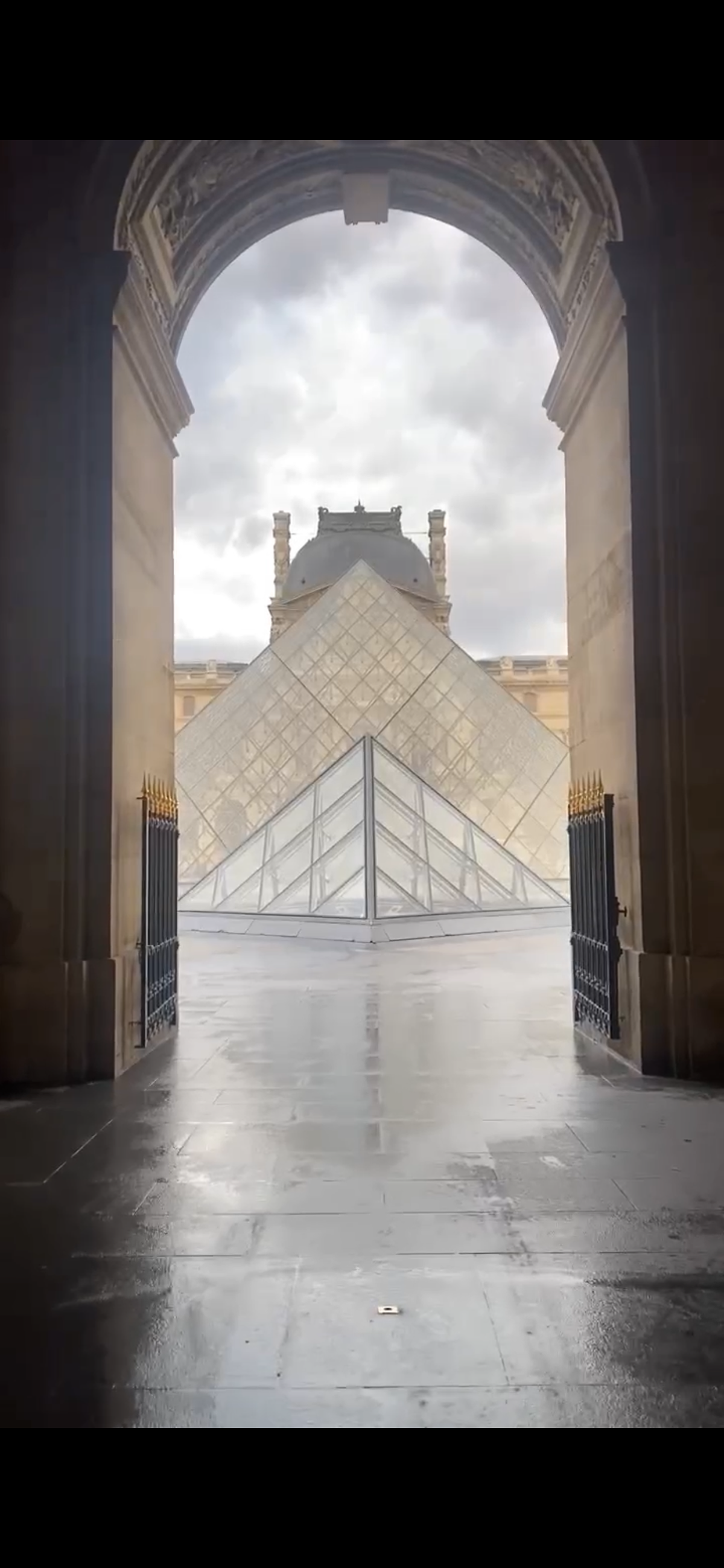 Louvre, glass pyramid 