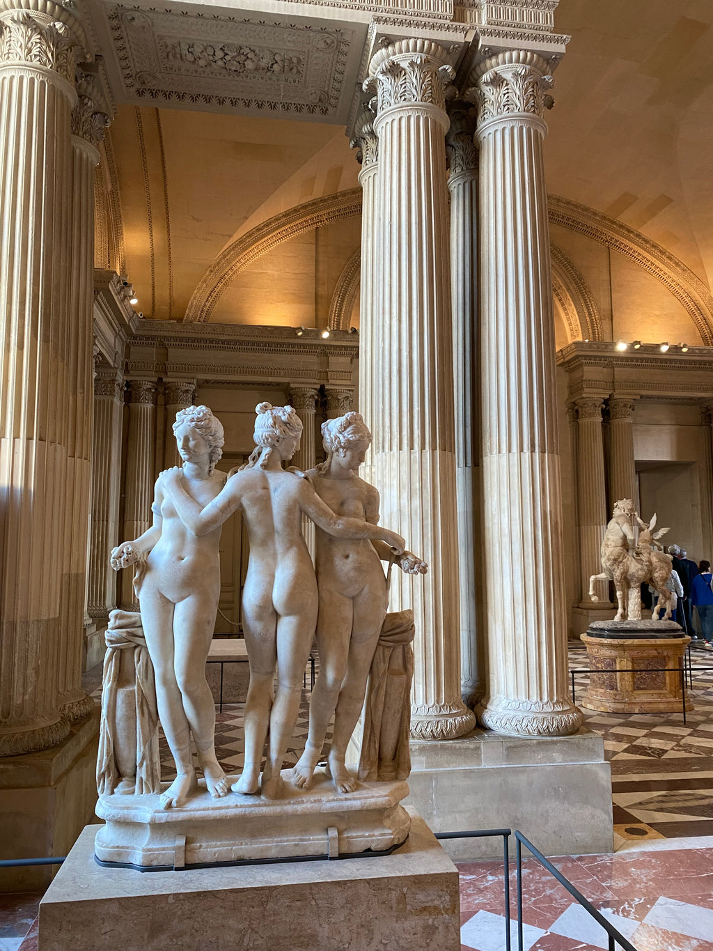 Louvre Private Family Tour - 2 Hours-Up to 6 People-Group Tickets Included